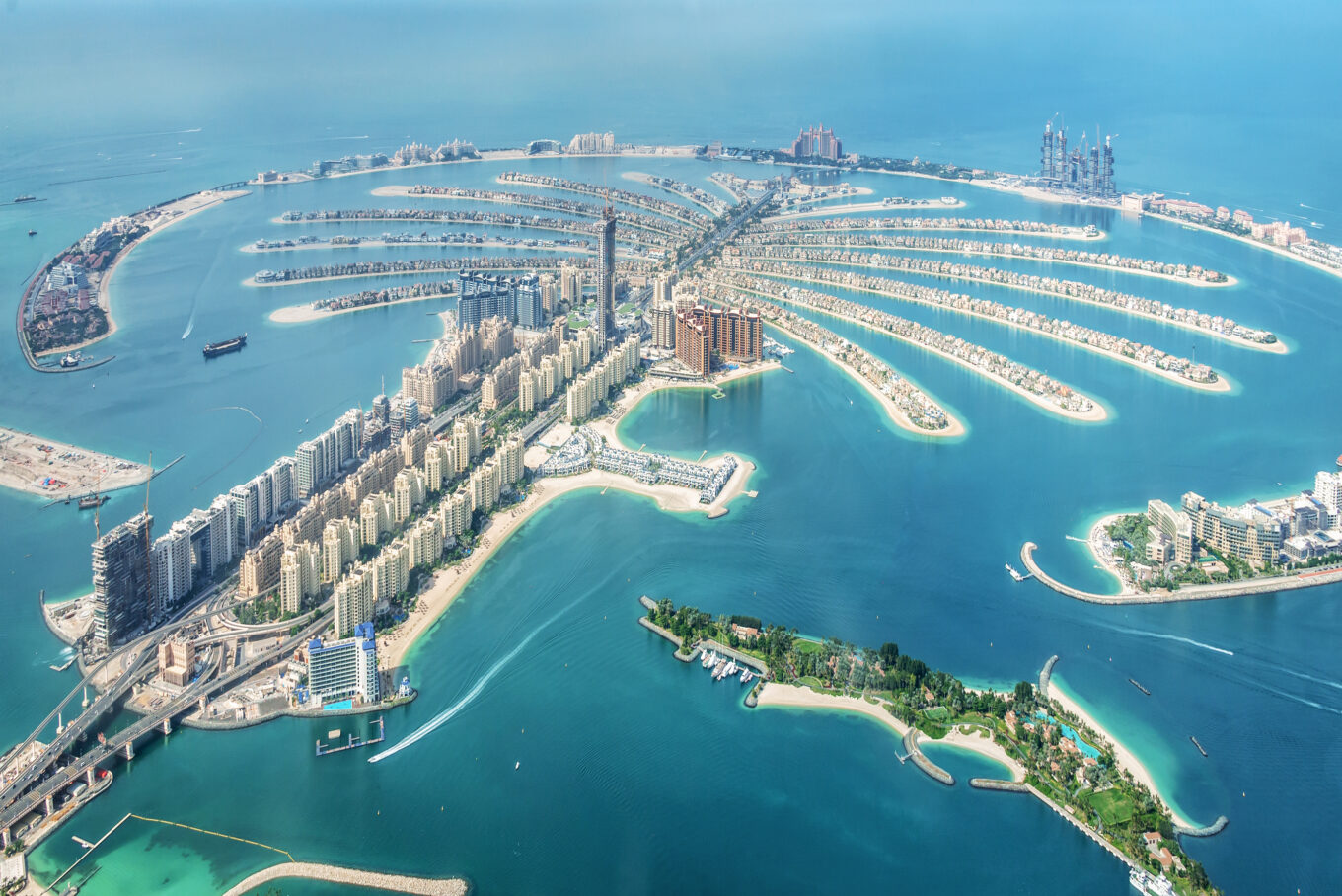 Zdjęcie przedstawia widok z lotu ptaka na Palma Jumeirah