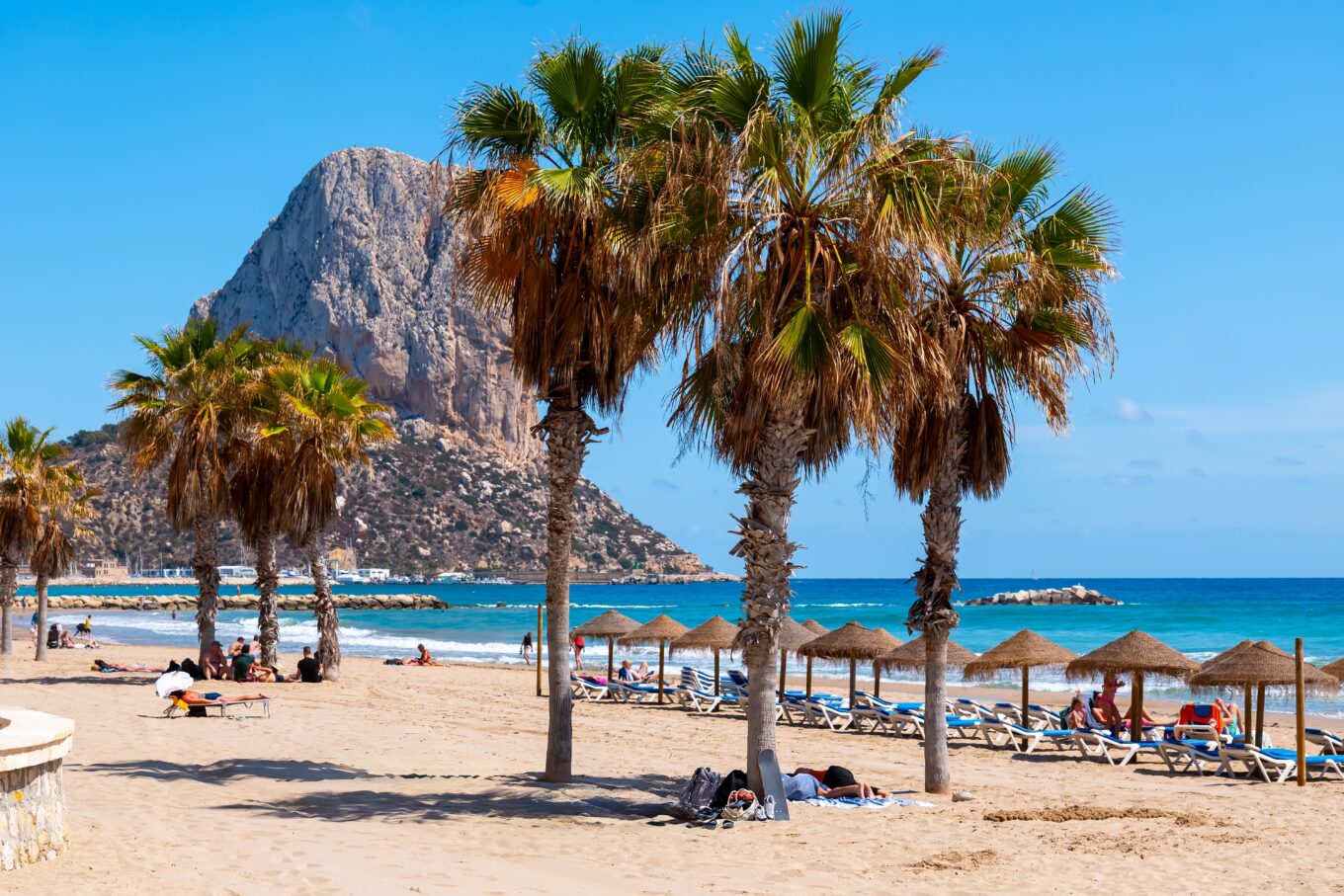 zdjęcie przedstawia plaże  w Alicante