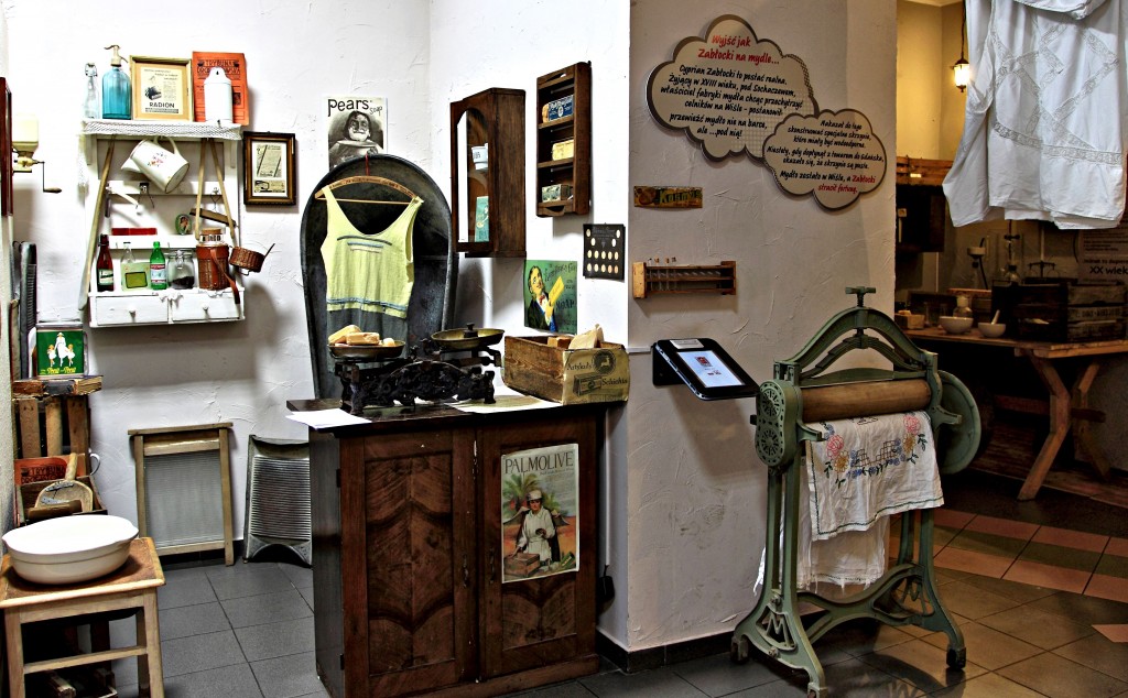 zdjęcie ukazuje wnętrza muzeum mydła i historii brudu