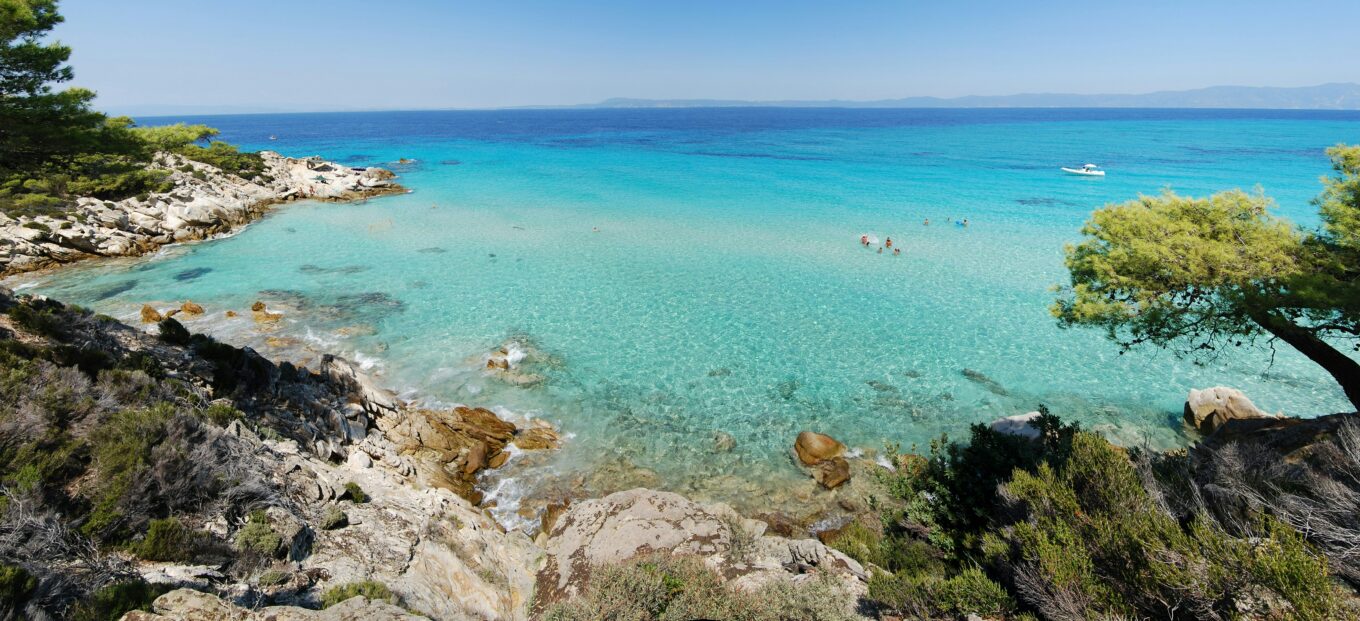 zjecie przedstawia plażę na Chalkidiki