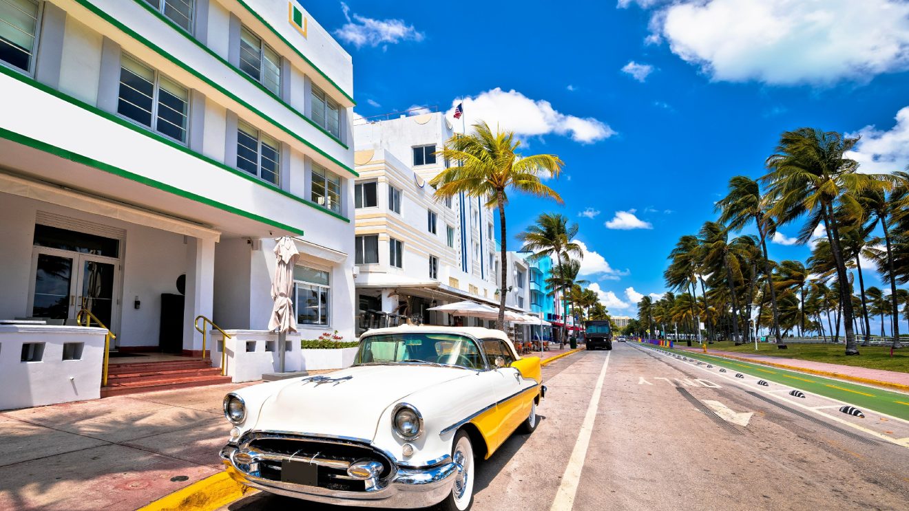 Miami,South,Beach,Ocean,Drive,Colorful,Art,Deco,Street,Architecture