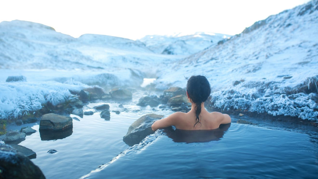 The,Girl,Bathes,In,A,Hot,Spring,In,The,Open