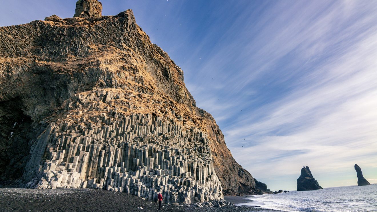 Reynisfjara,Black,Sand,Beach,And,Basalt,Column,Mountain,(south,Iceland)
