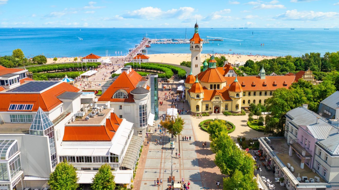 Zdjęcie przedstawia panoramę Sopotu