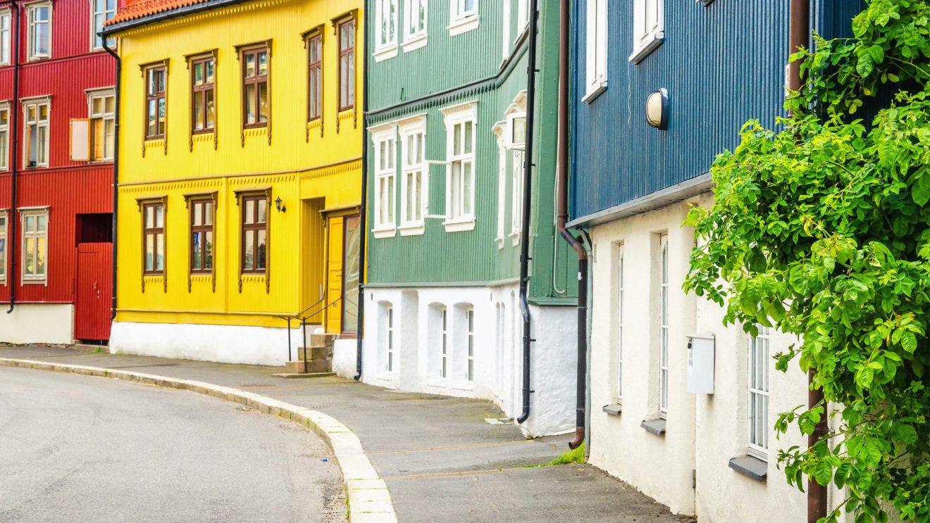 Zdjęcie przedstawia architekturę Oslo