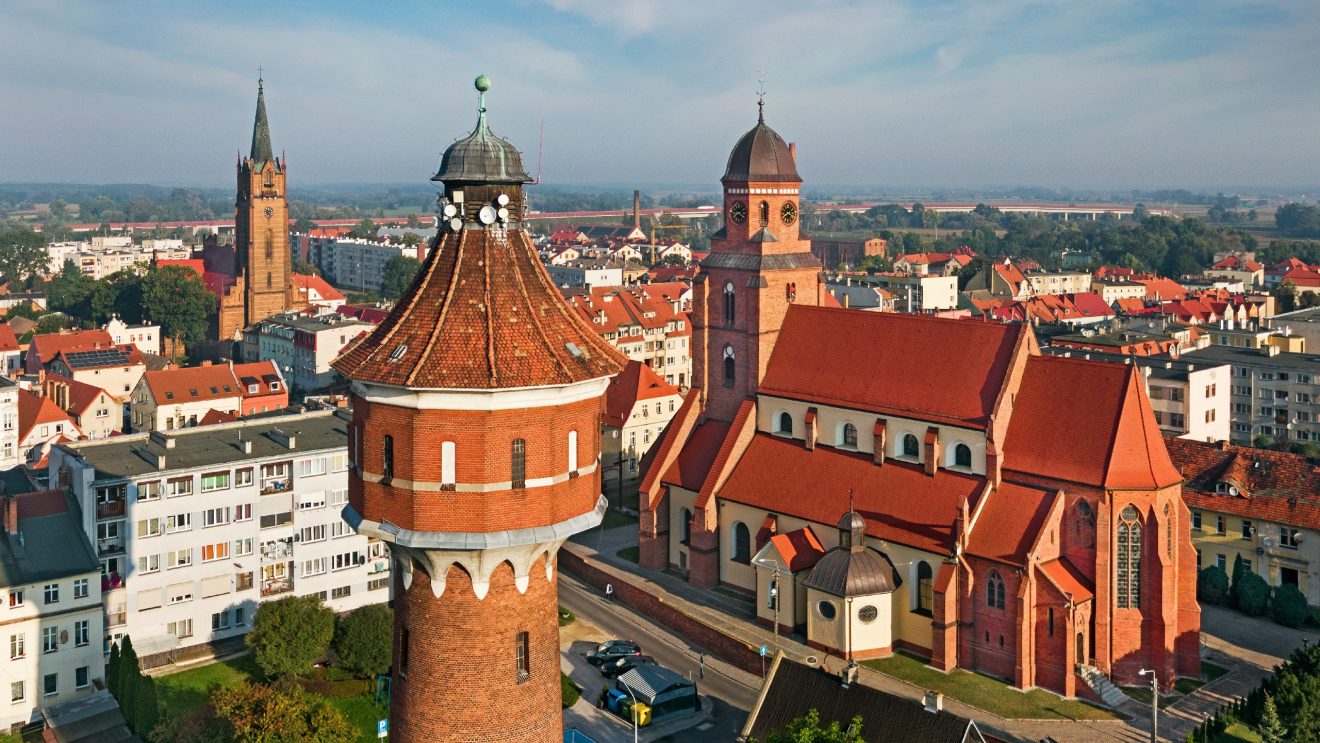 Panorama miasta z gotycką zabudową