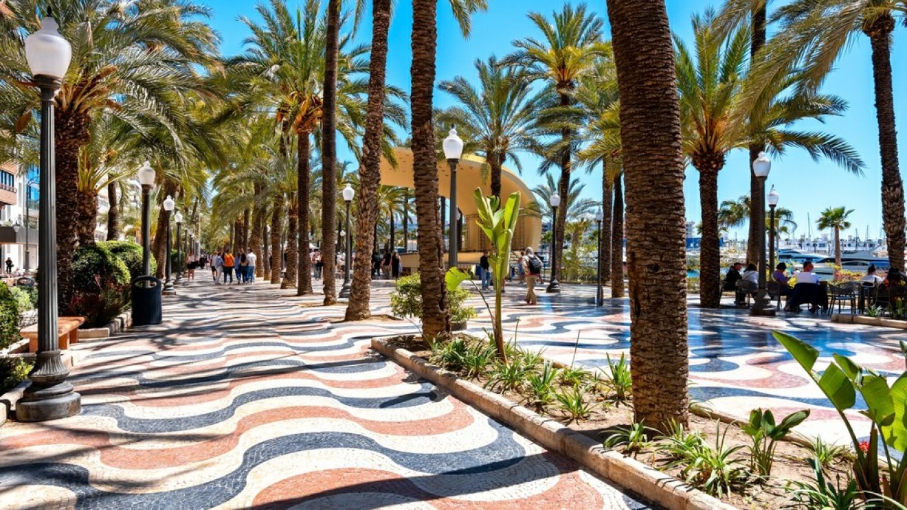 Explanada,In,Alicante,,Costa,Blanca,,Spain