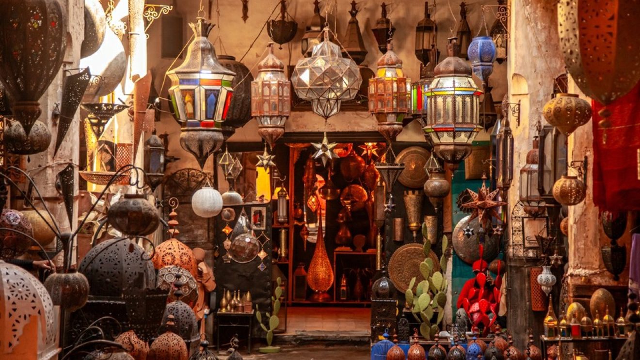 zdjęcie przedstawia marokański bazar