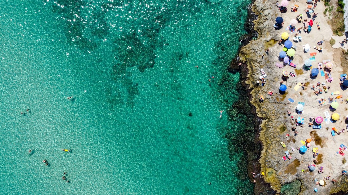 zdjęcie przedstawia plażę w Bari