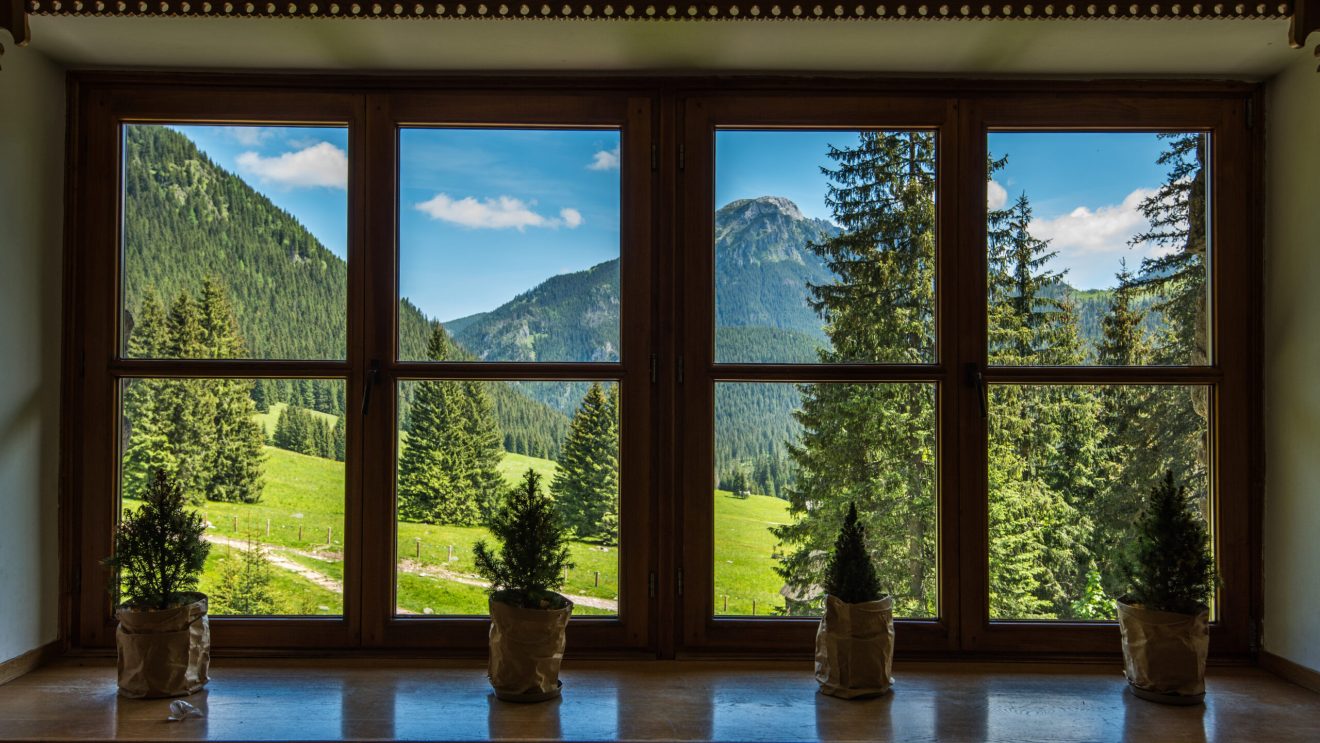zdjęcie przedstawia panoramę Tatr